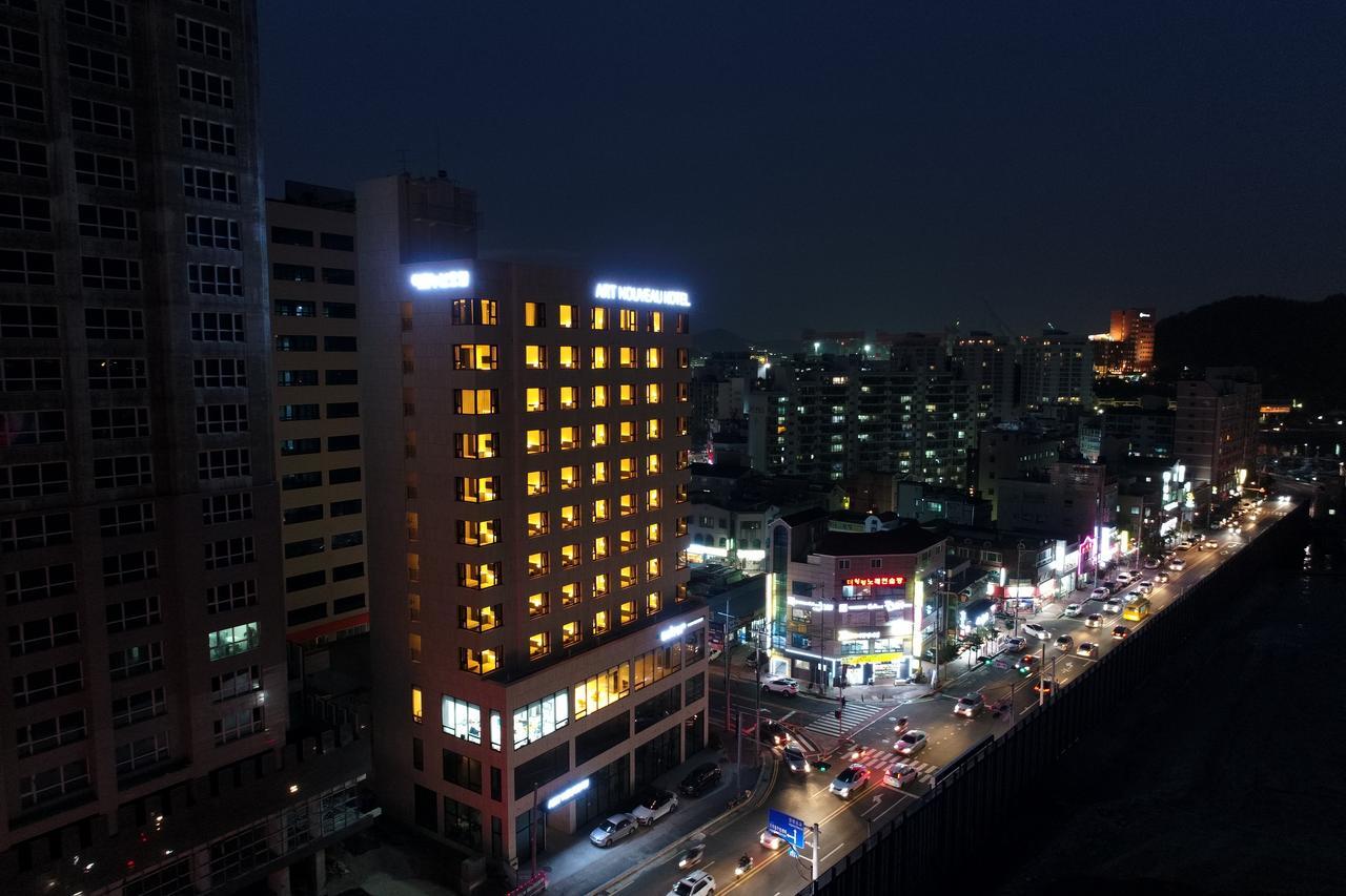 Geoje Artnouveau Suite Hotel Eksteriør billede