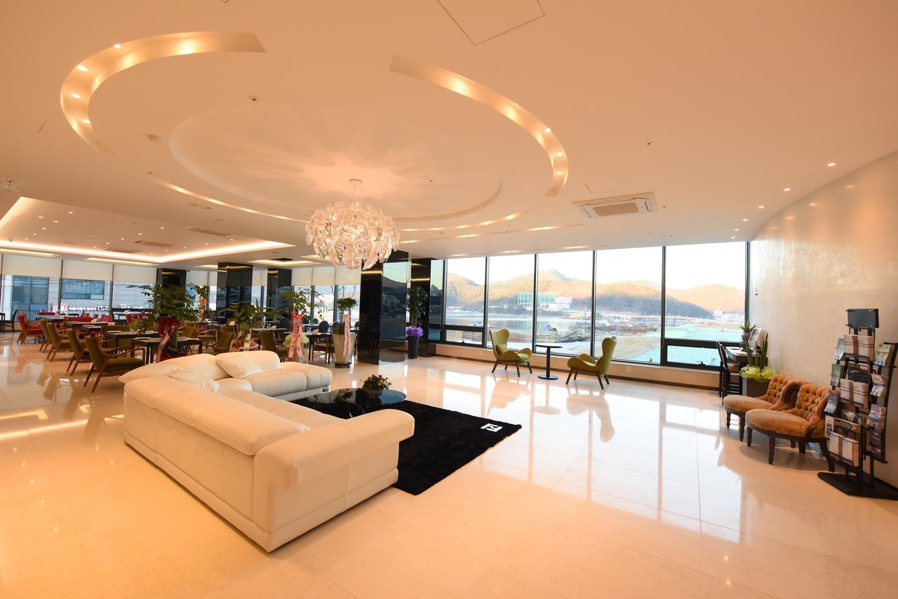 Geoje Artnouveau Suite Hotel Eksteriør billede